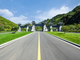 懋龙溪园区大门